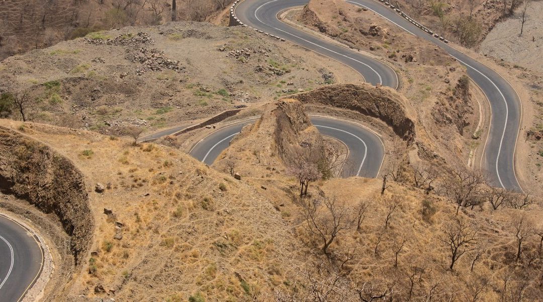 Rijden op bergachtige wegen